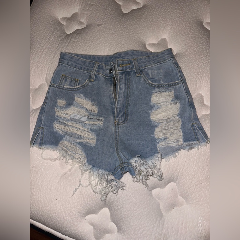 Ripped shorts size 25